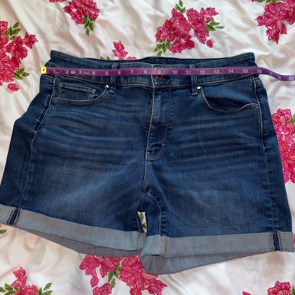 White House Black Market Blue Jean Shorts with Classic Cuffed Hem - Picture 2 of 6